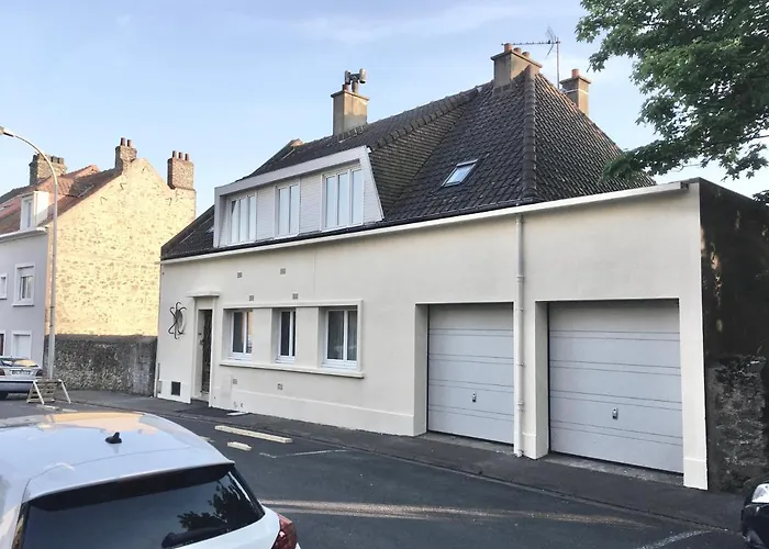 Calme et lumière à proximité de la Vieille Ville de Boulogne sur mer